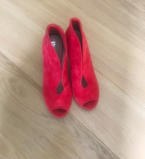 Zdjęcie oferty: Buty Carinii szpilki 38