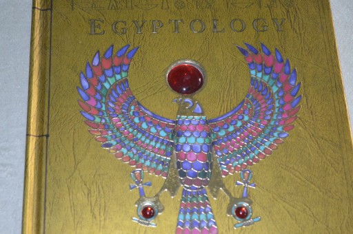 Zdjęcie oferty: Egyptology - księga z mnóstwem dodatków