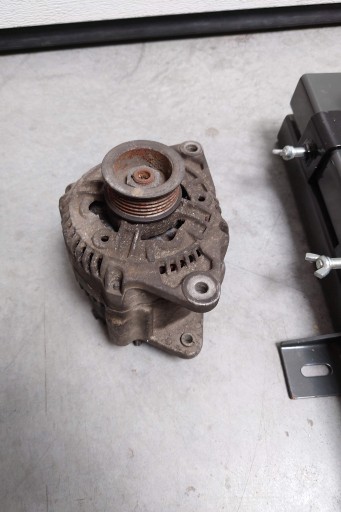 Zdjęcie oferty: Alternator Bosch 90A Ford scorpio sierra 2.9 2.3