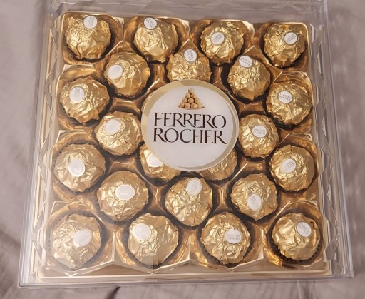 Zdjęcie oferty: Ferrero Rocher Diamante 300 g POMOCJA