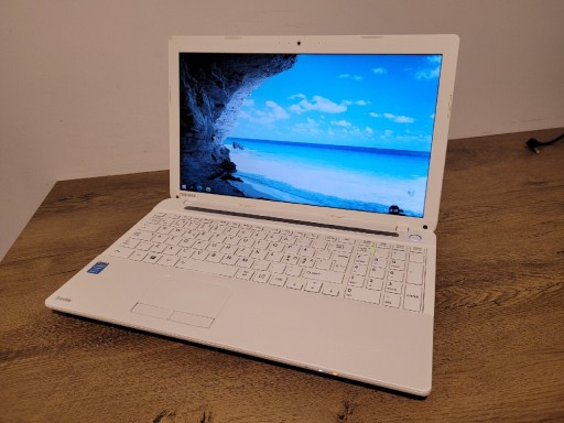 Zdjęcie oferty: Toshiba Satellite C55-A-1MW i5/8gb/128ssd