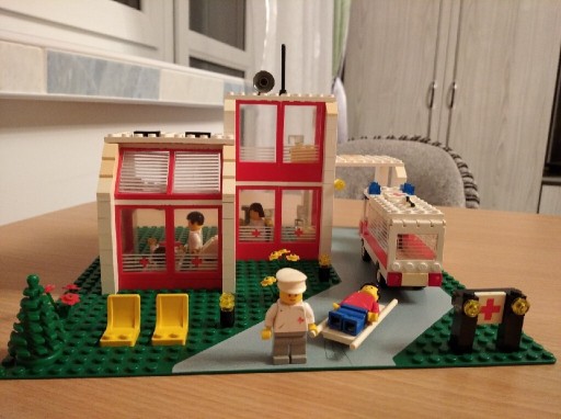 Zdjęcie oferty: LEGO 6380 Szpital zestaw kolekcjonerski