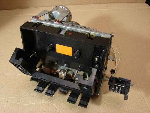 Zdjęcie oferty: Kasetowy mechanizm magnetofonu - uszkodzony