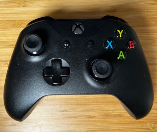 Zdjęcie oferty: Oryginalny kontroler (pad) Xbox One S