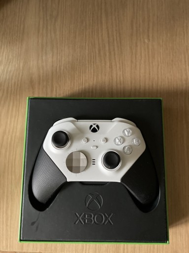 Zdjęcie oferty: Xbox Elite Series 2 – Core Stan idealny