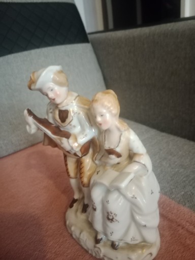 Zdjęcie oferty: Figurka porcelanowa 