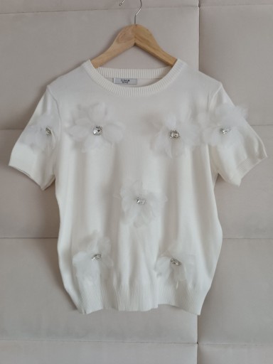 Zdjęcie oferty: Bluzka z dzianiny S M L z kwiatami 3 D cyrkonie zara mohito 