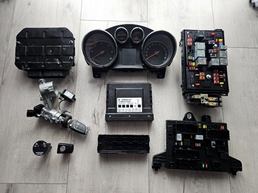 Zdjęcie oferty: Zestaw startowy Opel Astra J IV 1.7CDTi do odpalenia auta