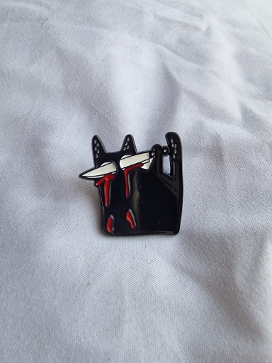 Zdjęcie oferty: Przypinka pin pins wpinka broszka kot z nożem