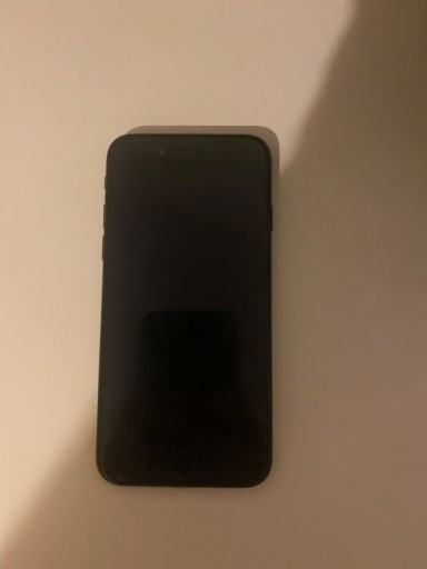 Zdjęcie oferty: Sprzedam iPhone 7 kolor czarny 64Gb