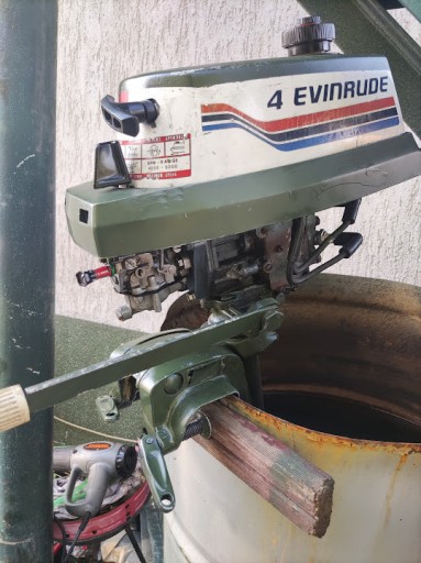 Zdjęcie oferty: silnik zaburtowy evinrude 4.km