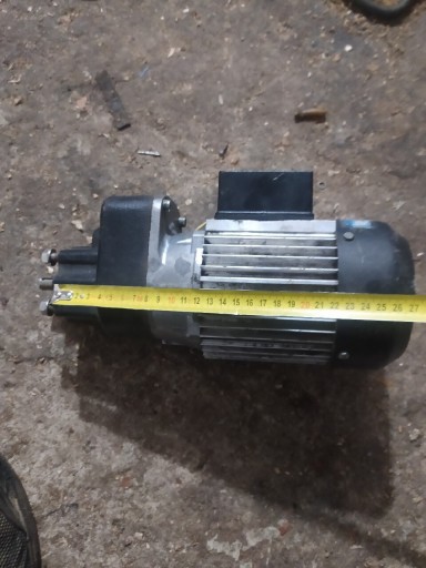 Zdjęcie oferty: Motoreduktor silnik z przekładnią 