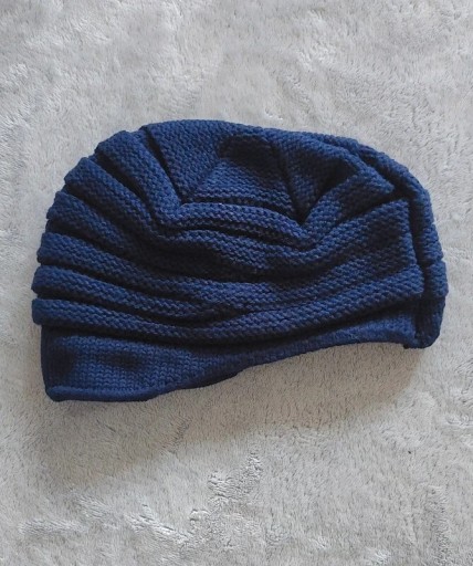 Zdjęcie oferty: Czapka damska z daszkiem