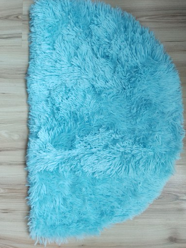 Zdjęcie oferty: puszysty dywanik łazienkowy