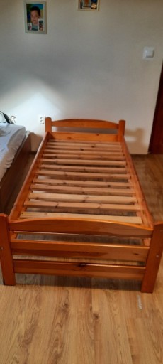 Zdjęcie oferty: Łóżko drewniane 200x100 cm 