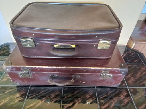 Zdjęcie oferty: stary kufer i walizka