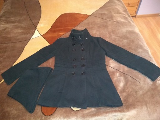 Zdjęcie oferty: Płaszcz zimowy czarny z odpinanym kapturem L