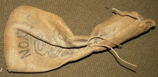 Zdjęcie oferty: Oryginalny woreczek ze śrutem z XIX w