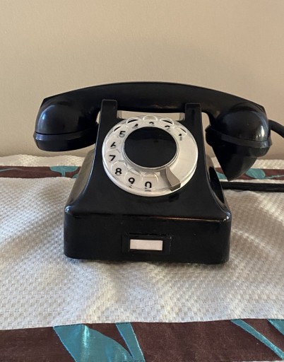 Zdjęcie oferty: Telefon tarczowy RWT PRL ebonitowy 1965r