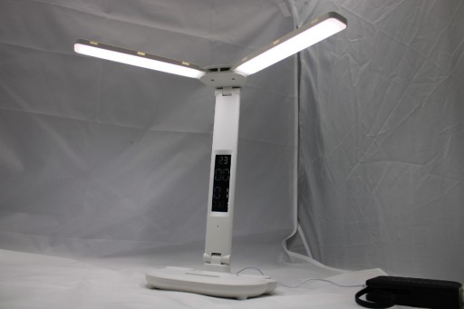 Zdjęcie oferty: Piękna biala składana lampka na biurko, podwójna głowica,dotyk 