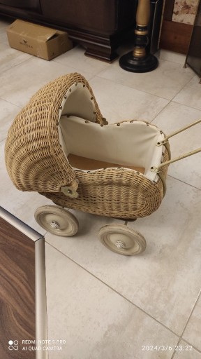 Zdjęcie oferty: Stary wózek dziecięcy dla lalek.