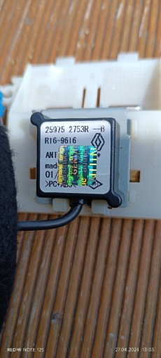 Zdjęcie oferty: Antena GPS renault z wtykiem.