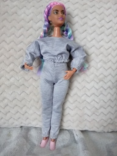 Zdjęcie oferty: Barbie 2 komplety grubcia  FASHIONISTAS