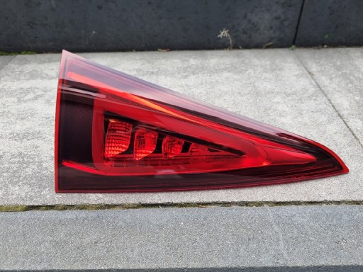 Zdjęcie oferty: Lampa lewy tył w klapę mercedes Gle w167