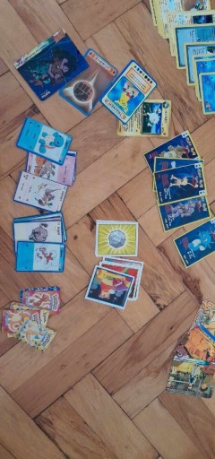 Zdjęcie oferty: Karty pokemon, krążki Tazo oraz figurki 