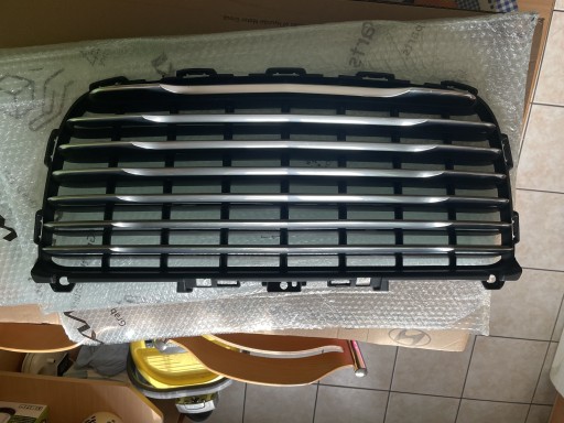 Zdjęcie oferty: Grill Chrysler 300c 2011 Lancia Thema