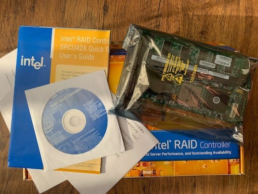 Zdjęcie oferty: INTEL SRCU42X SCSI RAID PCI-X SCSI320-2X