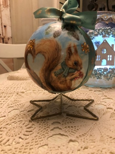 Zdjęcie oferty: Duża bombka ze stojakiem decoupage 15 cm