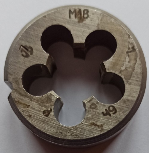 Zdjęcie oferty: Narzynka prawa M18x1 6h prawoskrętna