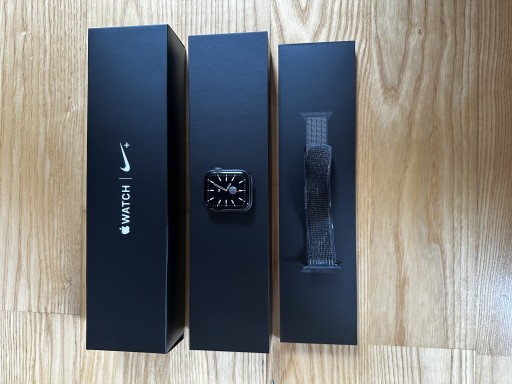 Zdjęcie oferty: Apple Watch 4s 44mm GPS Nike+