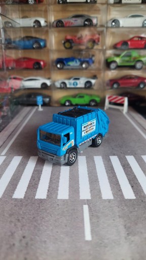 Zdjęcie oferty: Matchbox Garbage Truck Śmieciarka 2008 resorak