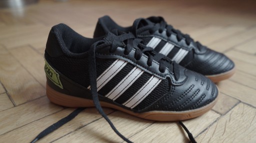 Zdjęcie oferty: buty dzieciece ADIDAS SALA  pilkarskie roz29