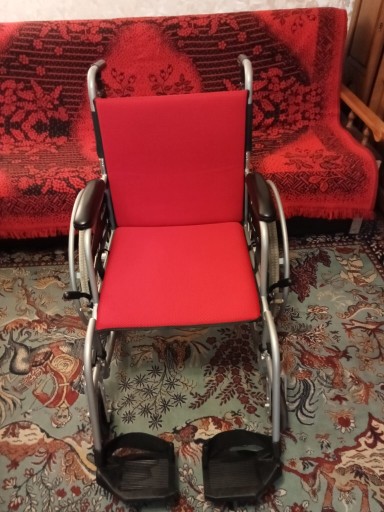 Zdjęcie oferty: Wózek inwalidzki wagi piórkowej 9,6 kg 