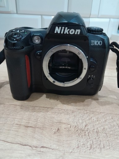 Zdjęcie oferty: Nikon D100 (bardzo dobry stan)