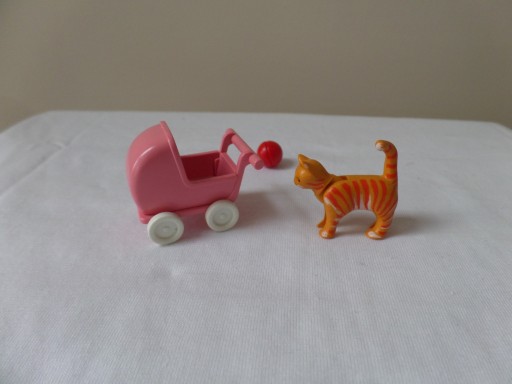 Zdjęcie oferty: Playmobil wózek kotek piłka zestaw stan bdb