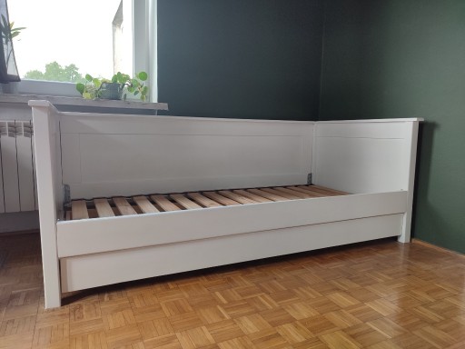 Zdjęcie oferty: Łóżko drewniane białe obudowane z 3 stron