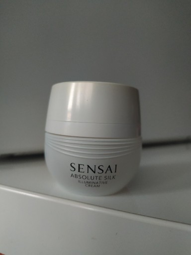 Zdjęcie oferty: SENSAI ABSOLUTE SILK ILLUMINATIVE CREAM 15ml