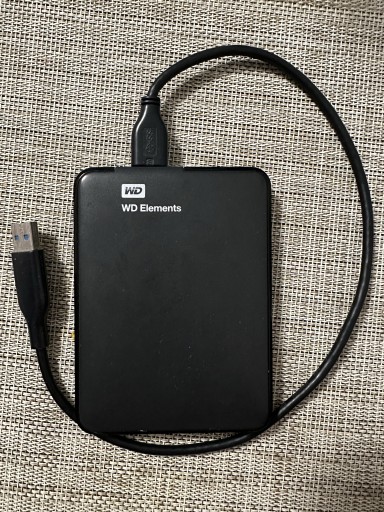 Zdjęcie oferty: Zewnętrzny dysk HDD 2,5” - 1TB WD Elements