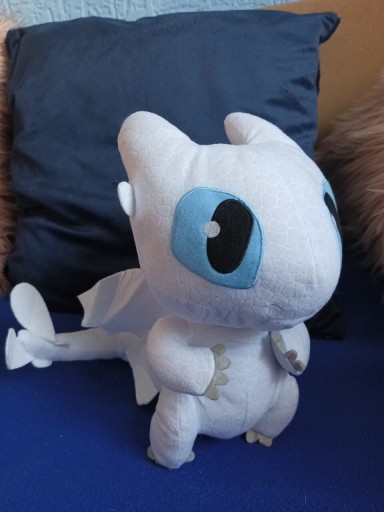 Zdjęcie oferty: Biała Furia maskotka interaktywna jak wytresować smoka 