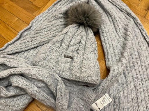 Zdjęcie oferty: Zimowa czapka i długi szalik PaMaMi damskie nowe