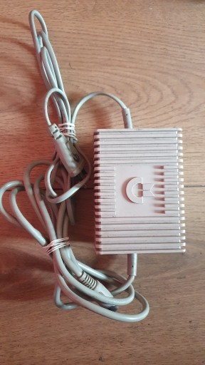 Zdjęcie oferty: Commodore C64 Orginalny Zasilacz Ładny