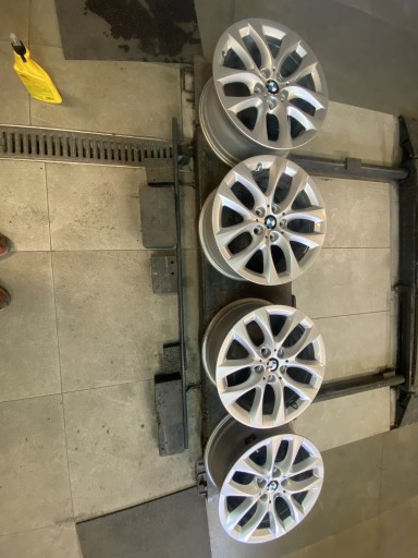 Zdjęcie oferty: Felgi BMW 17 5x120