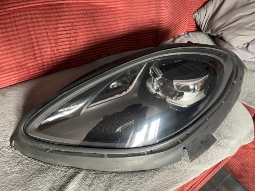 Zdjęcie oferty: Lampa przednia lewa Porsche Macan