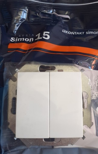 Zdjęcie oferty: Łącznik Świecznikowy SIMON15 biały - nowy