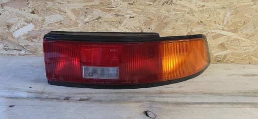 Zdjęcie oferty: Mazda 323F 89-94 lampa prawy tył 