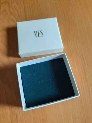 Zdjęcie oferty: Pudełko opakowanie na biżuterię Yes